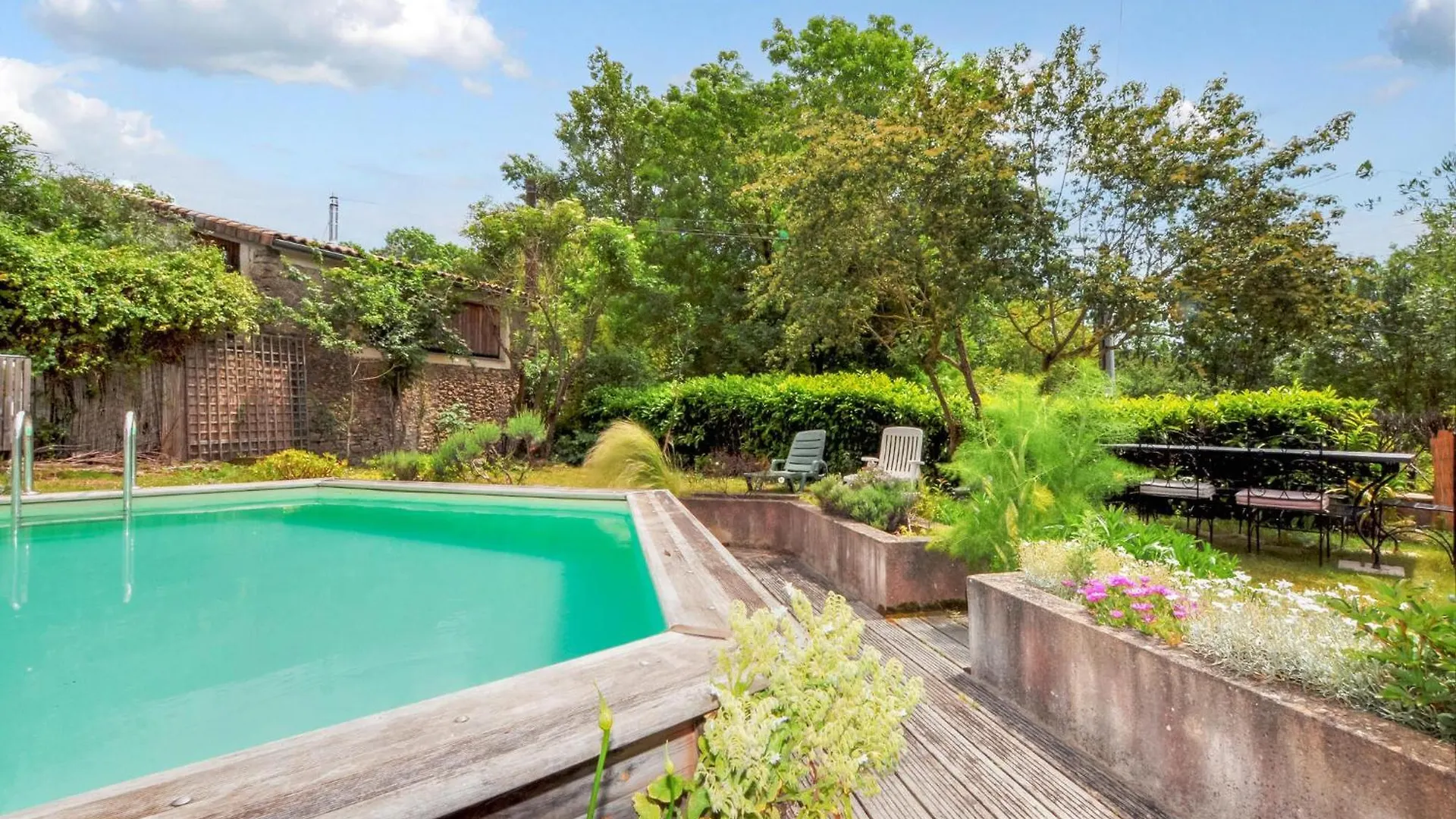 Amazing Home In Dun With Outdoor Swimming Pool